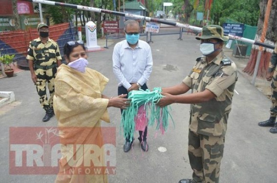 MP distributes masks among BSF Jawans, IGM hospital staffs MP distributes masks among BSF Jawans, IGM hospital staffs
